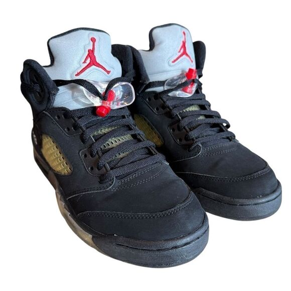 RARE Jordan Retro 5 Black Metallic Colorway - 2006 Release - Size 5.5 Youth